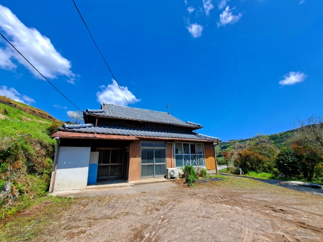 由布市庄内町　農地山林付き中古住宅