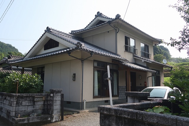 田舎暮らしに最適な中古住宅です。